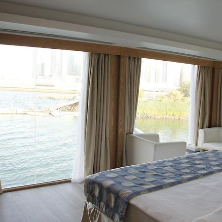 C Hotel Manama Eksteriør bilde